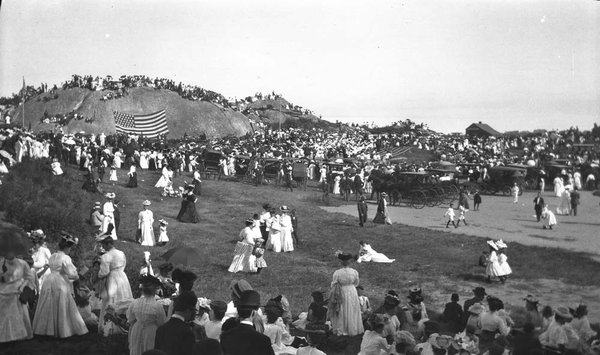 Dedication of Tablet Rock at Stage Fort Park, August 1907.
